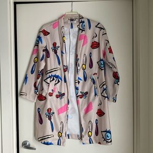 *BRAND NEW‼️ Stylish Mid length, Long Sleeve Jacket with pockets.